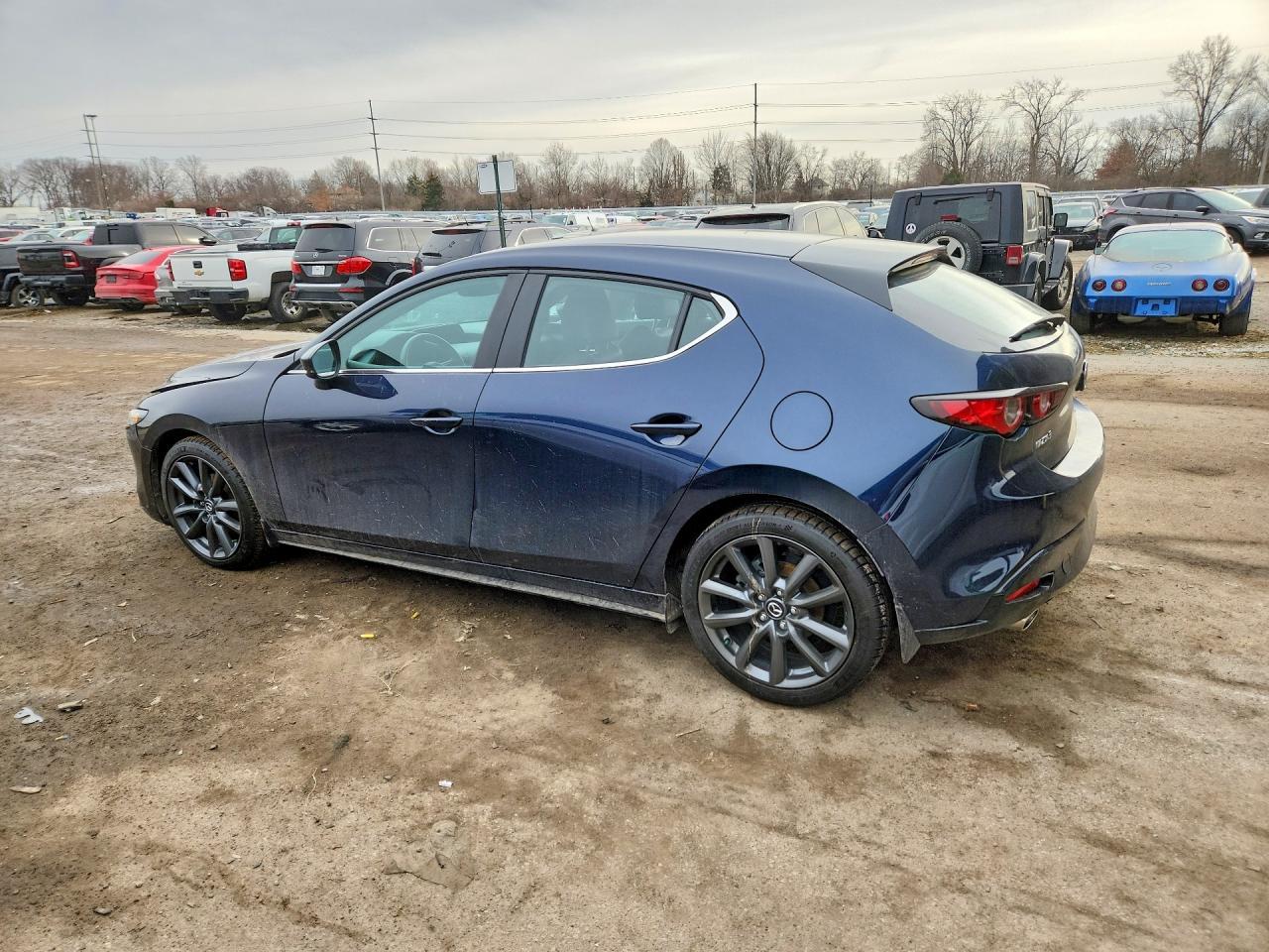 2024 Mazda 3 Preferred - Фото 2