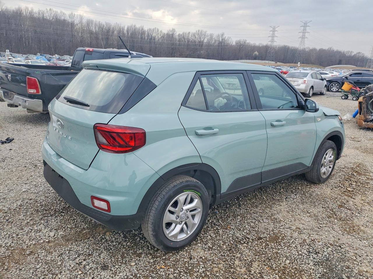 2026 Hyundai Venue Se - Image 3