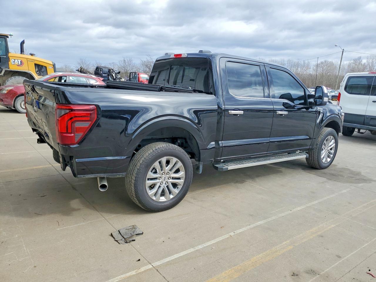 2025 Ford F150 Lariat - Фото 3