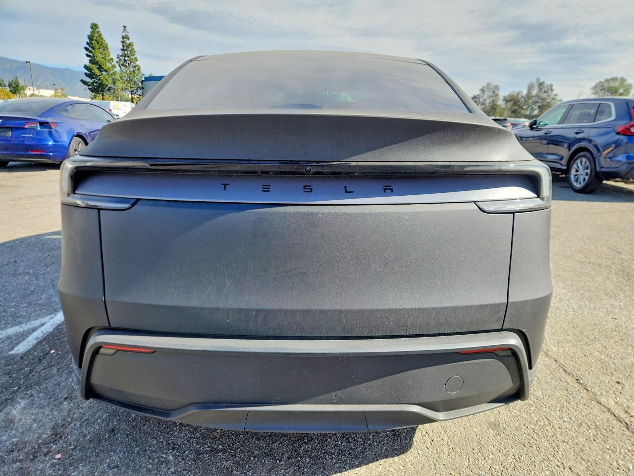 2026 Tesla Model Y - Фото 6