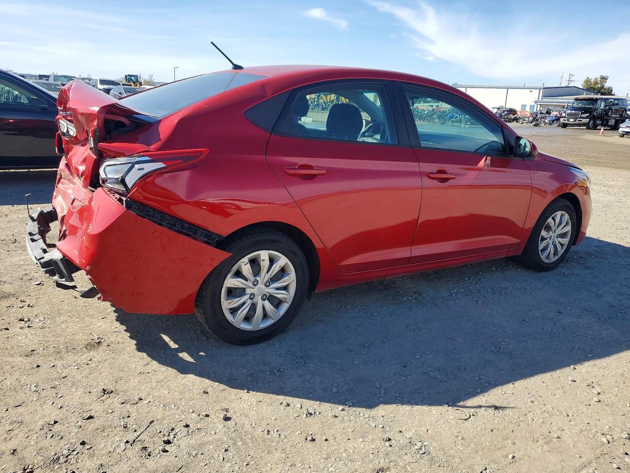 2021 Hyundai Accent Se - Фото 3
