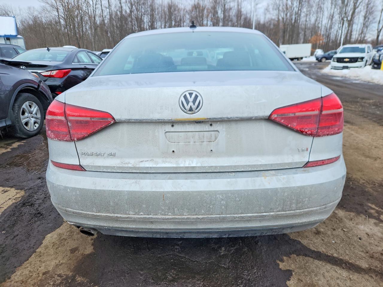 2016 Volkswagen Passat Se - Фото 6