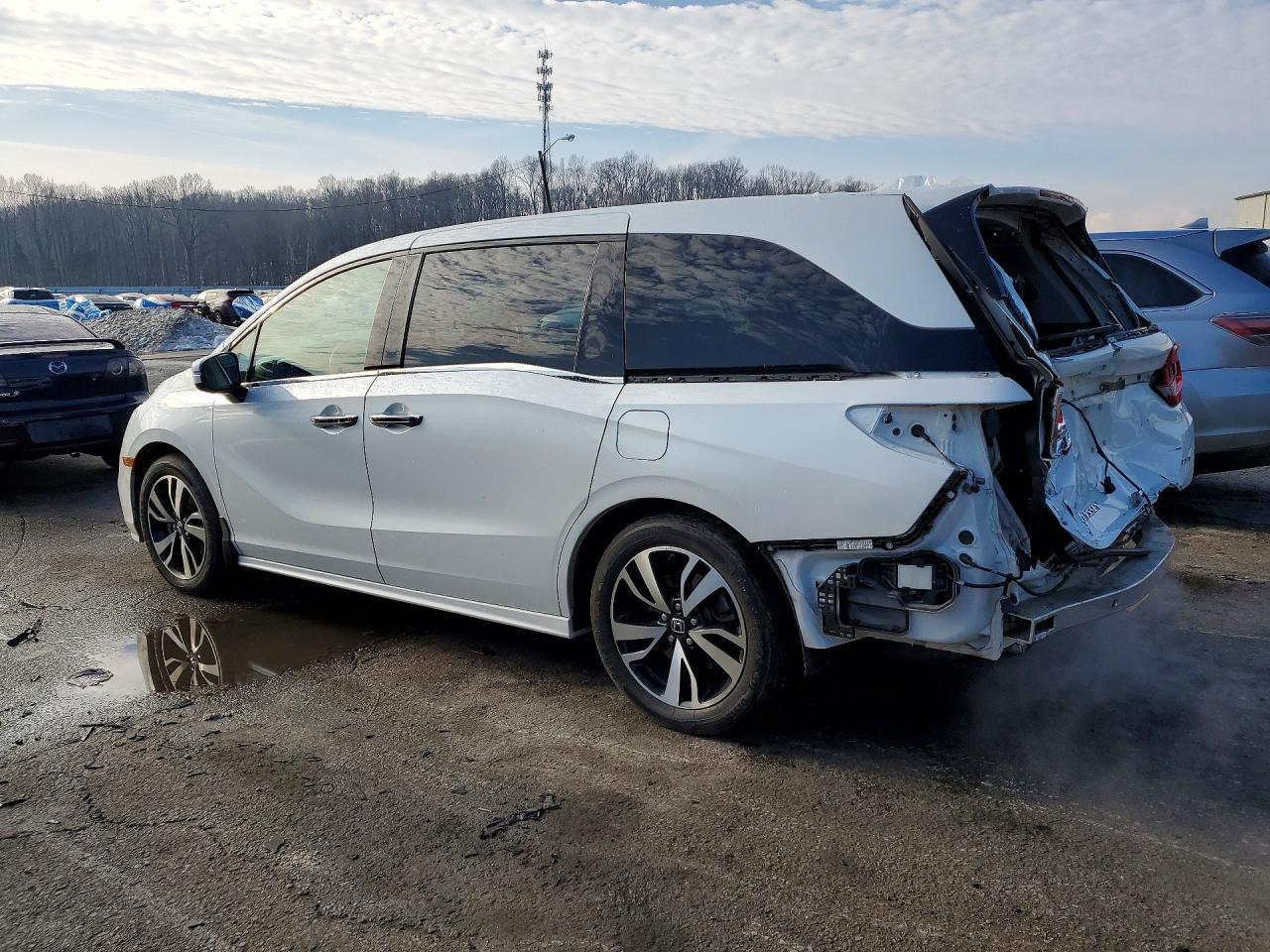 2020 Honda Odyssey Elite - Image 2