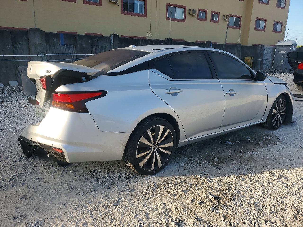 2020 Nissan Altima S - Image 3