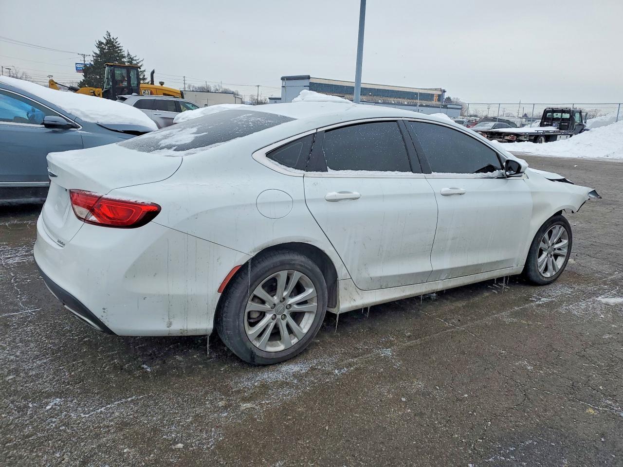 2016 Chrysler 200 Limited - Фото 3