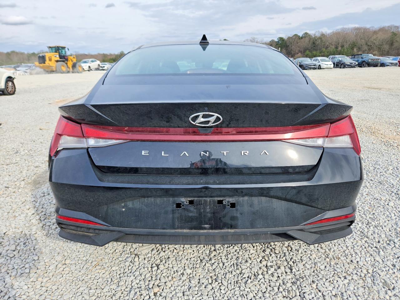 2023 Hyundai Elantra Se - Фото 6