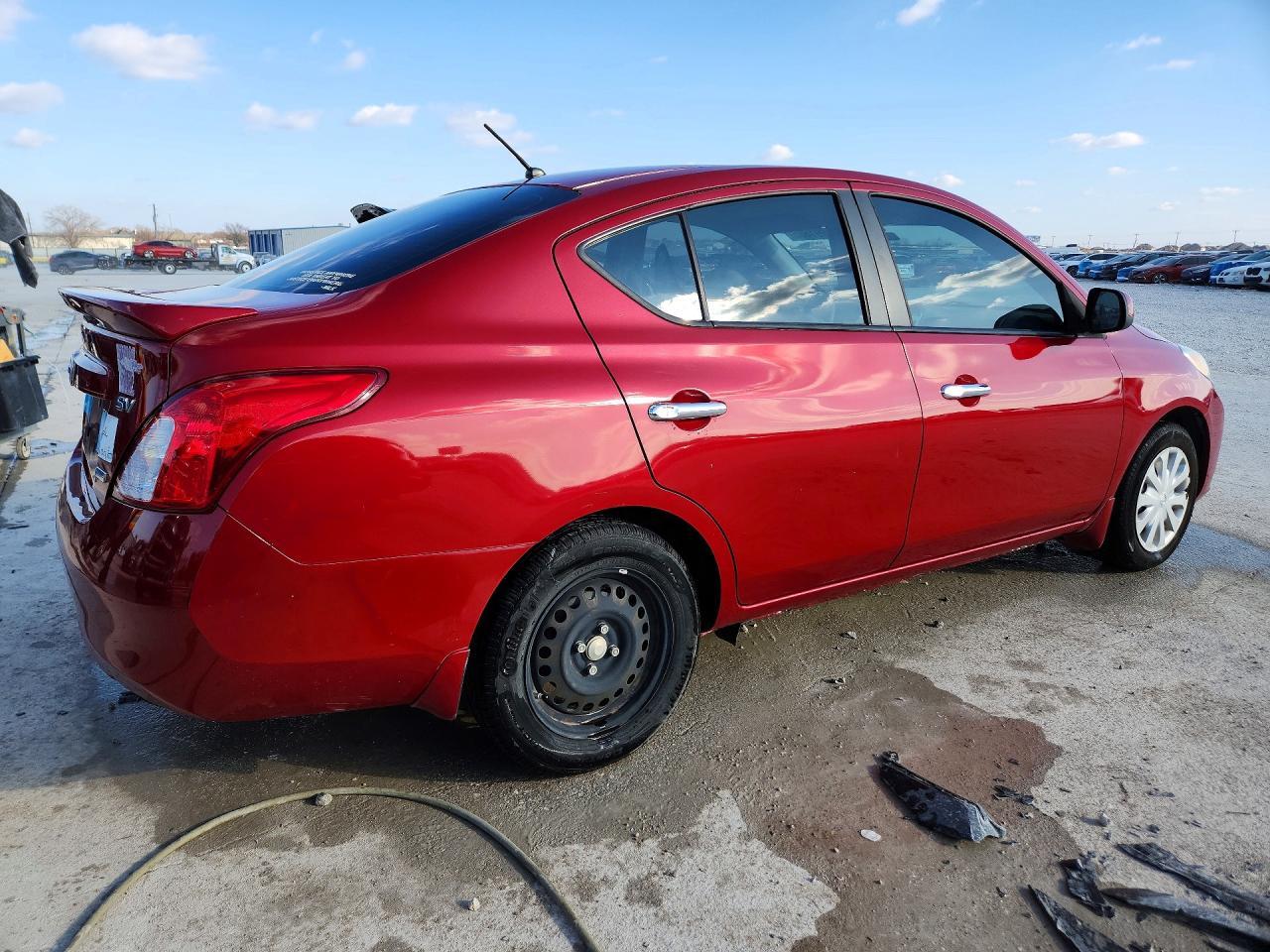 2013 Nissan Versa 1.6 S - Фото 3
