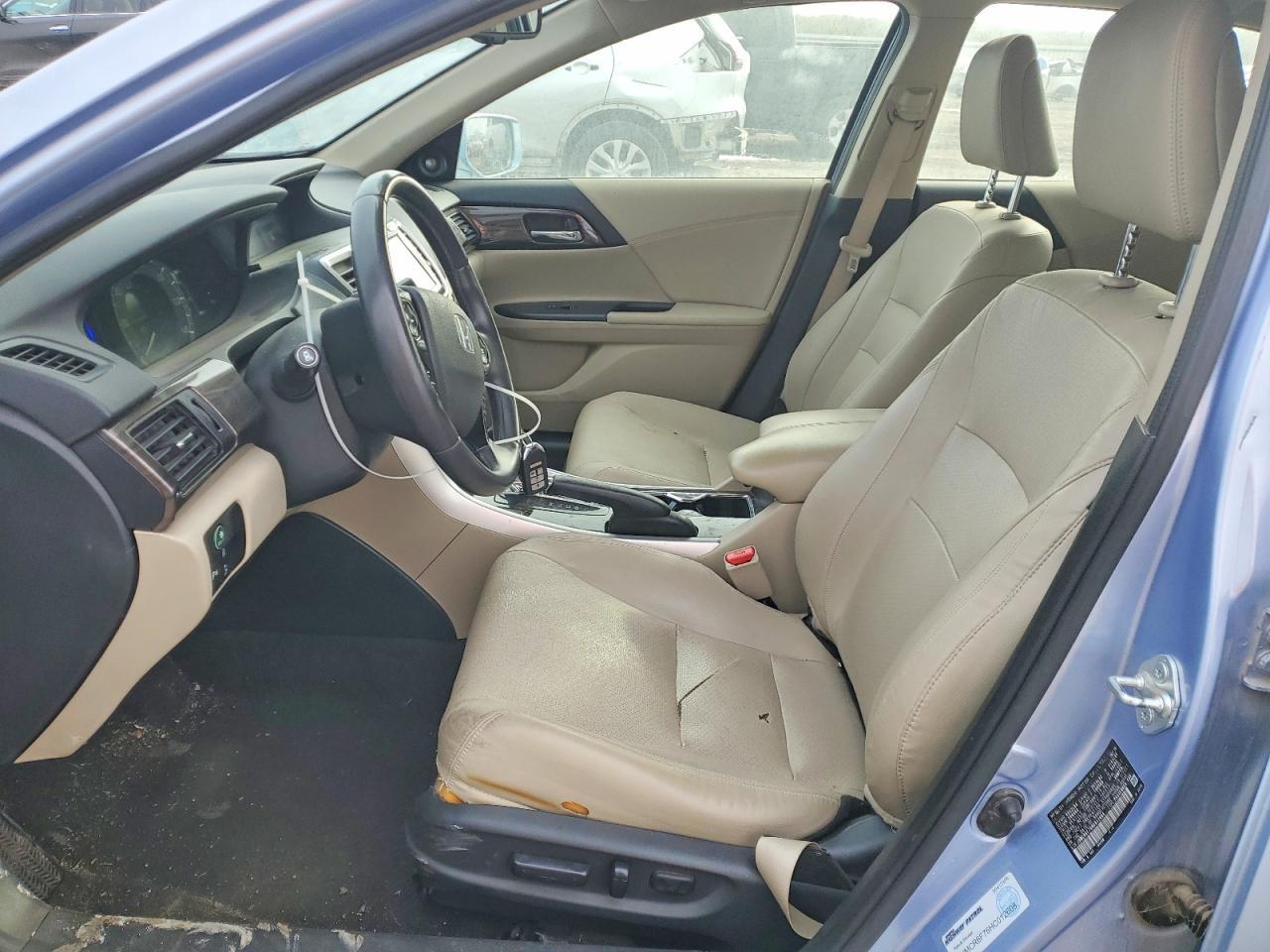 2017 Honda Accord Touring Hybrid - Image 7