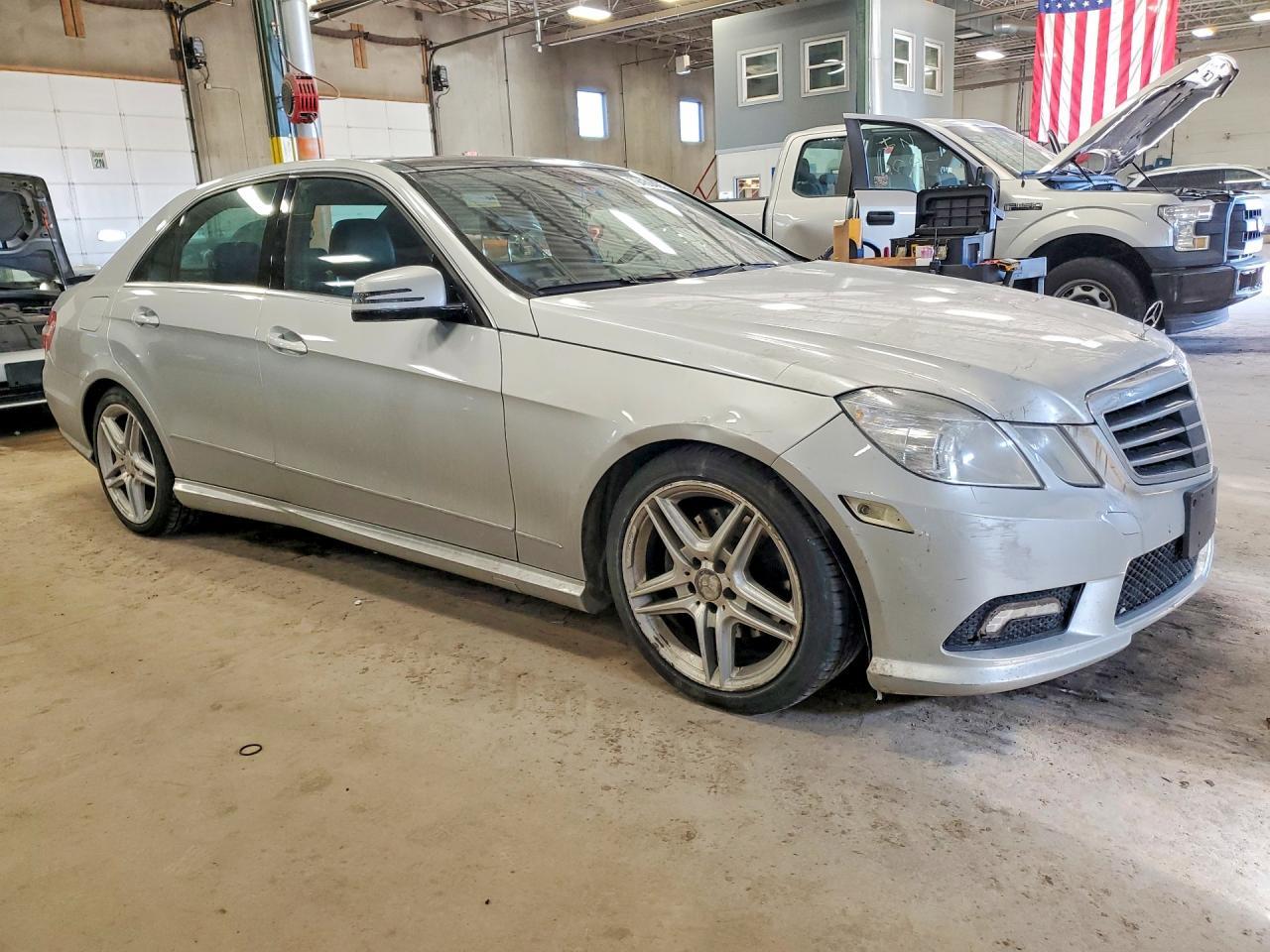 2011 Mercedes-Benz E 350 4Matic - Фото 4