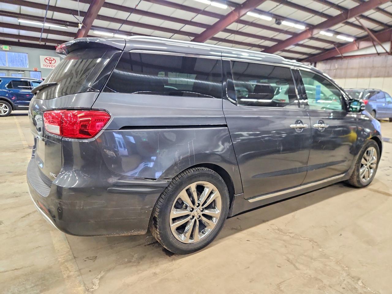 2018 Kia Sedona Sxl - Фото 3