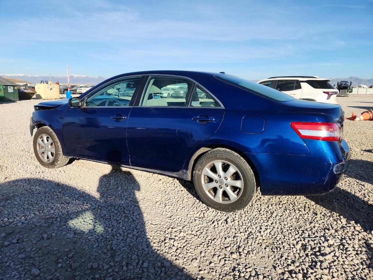 2010 Toyota Camry Le - Фото 2