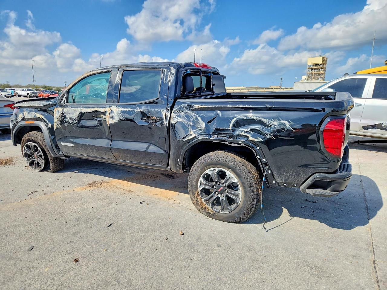 2025 GMC Canyon Elevation - Image 2