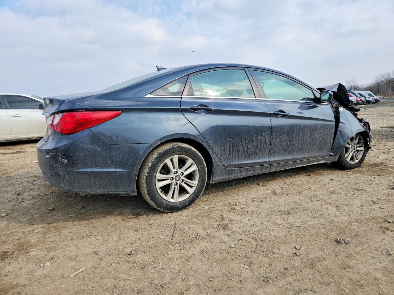 2012 Hyundai Sonata Gls - Image 3