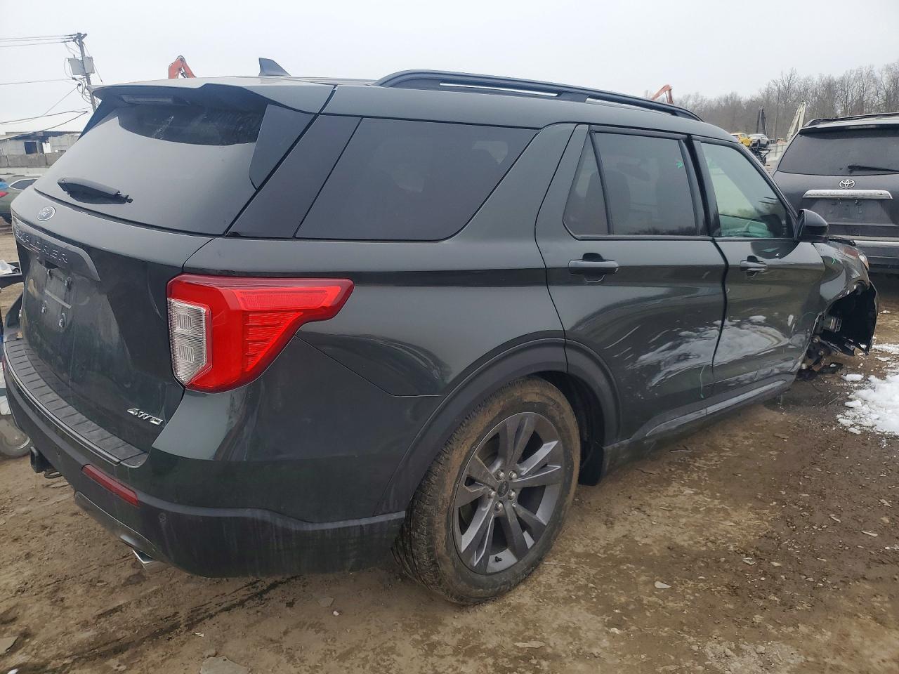 2024 Ford Explorer Xlt - Фото 3