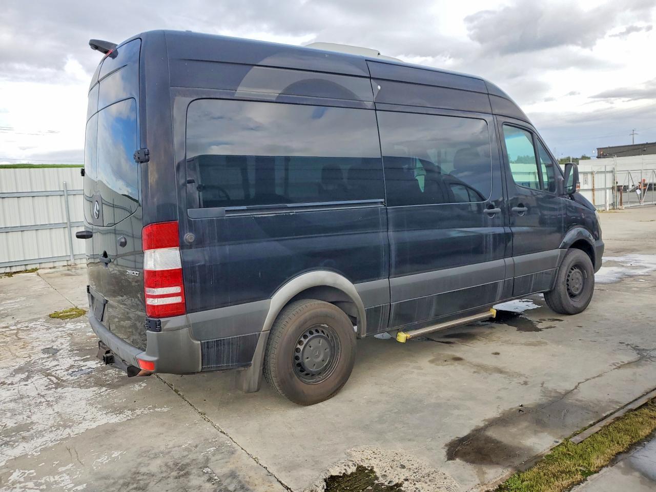 2017 Mercedes-Benz Sprinter 2500 - Фото 3