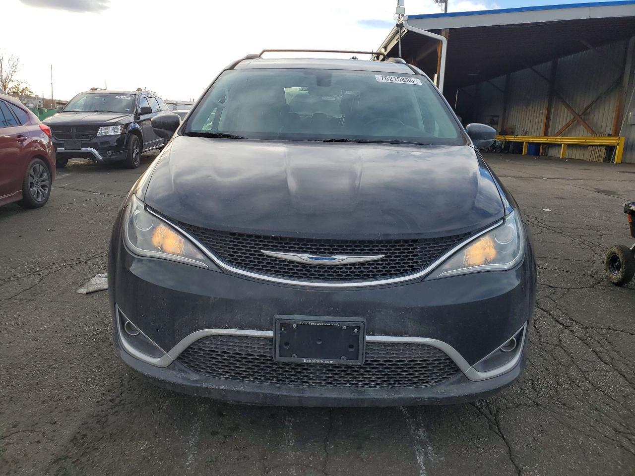 2018 Chrysler Pacifica Touring L - Фото 5