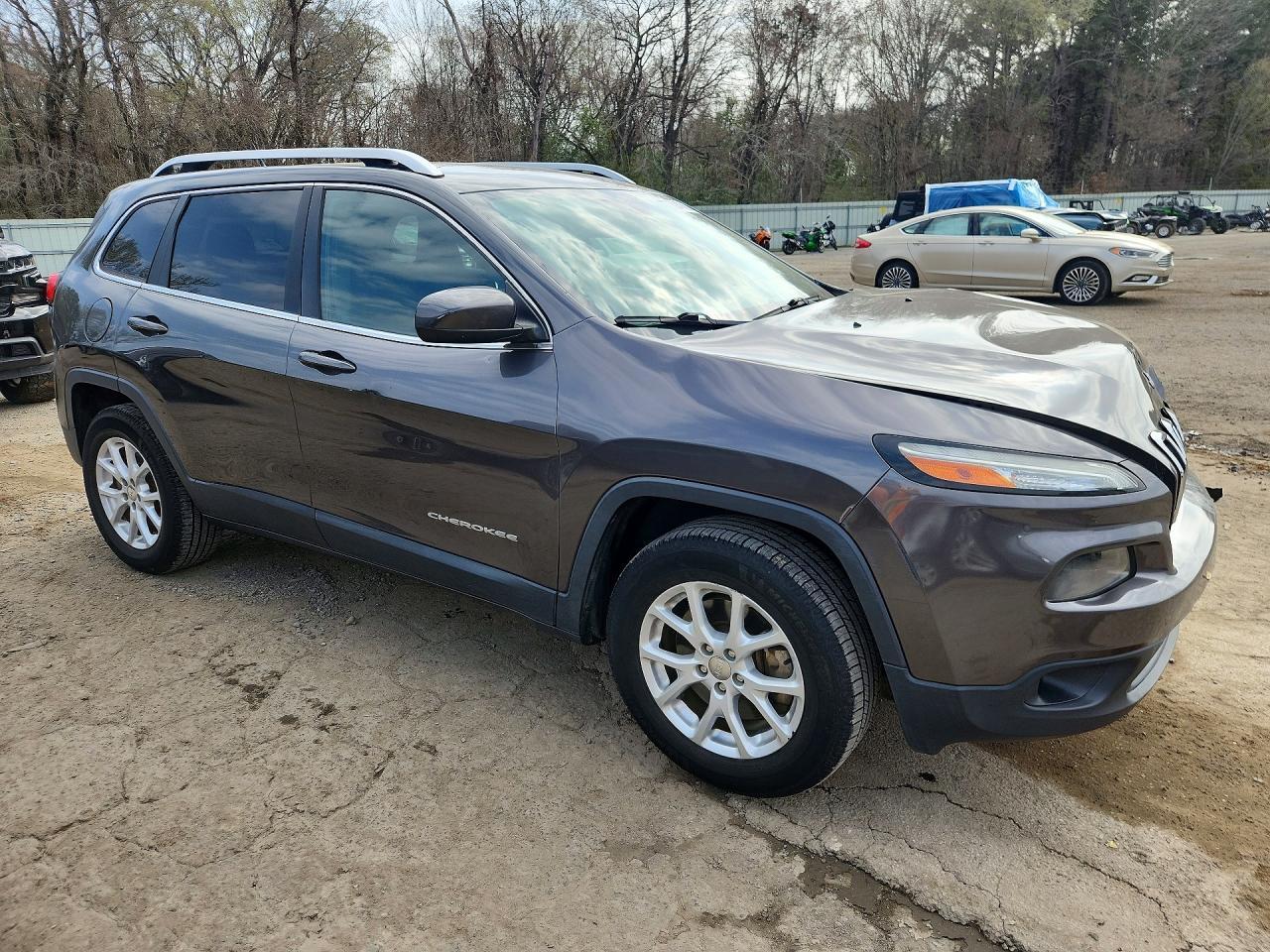 2015 Jeep Cherokee Latitude - Image 3