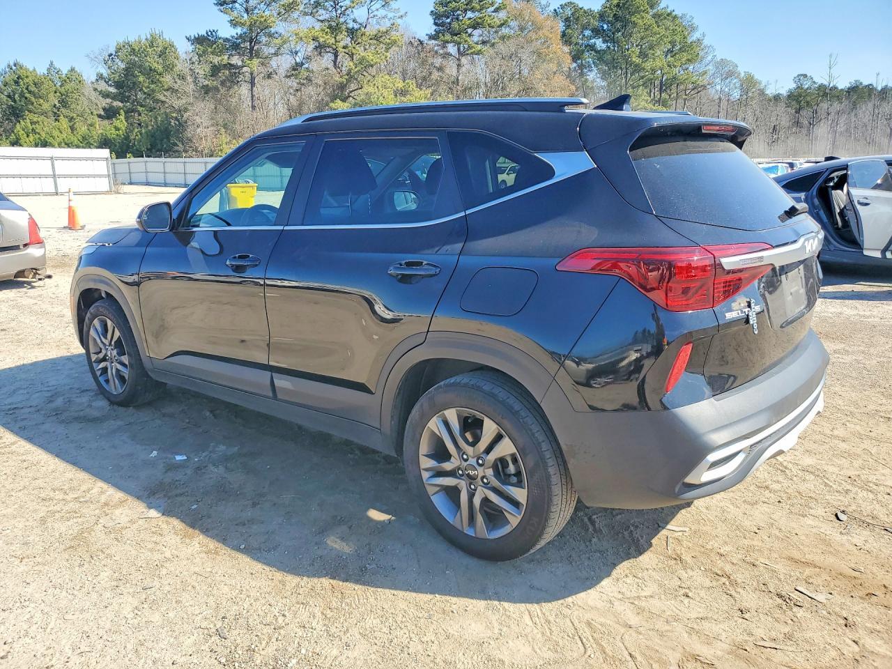 2023 Kia Seltos S - Image 2