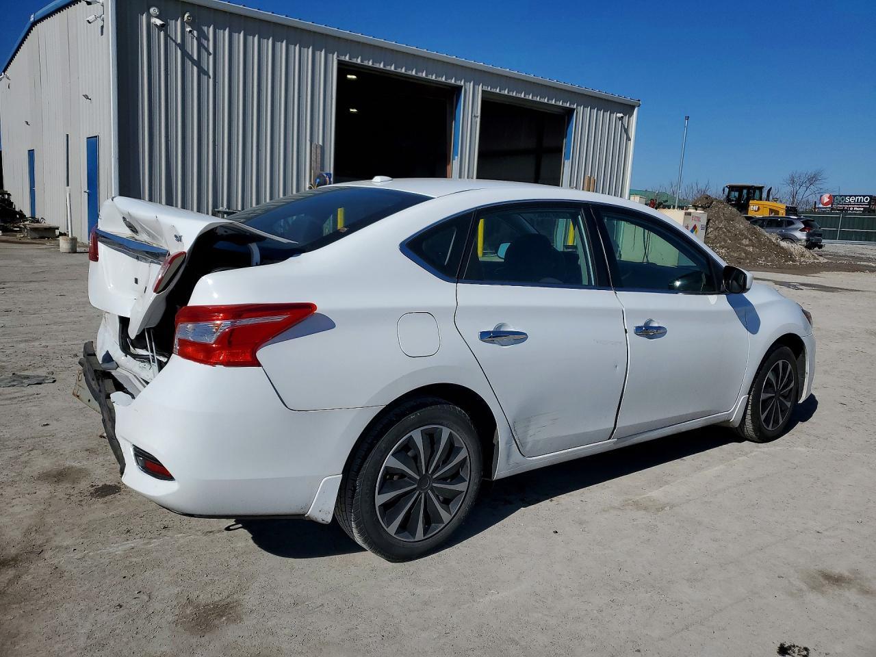 2017 Nissan Sentra S - Фото 3