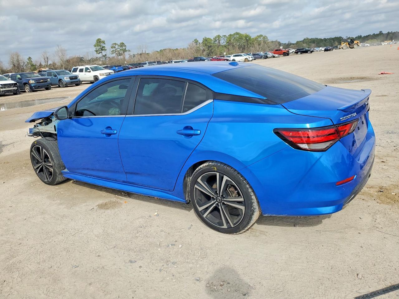 2022 Nissan Sentra Sr - Image 2
