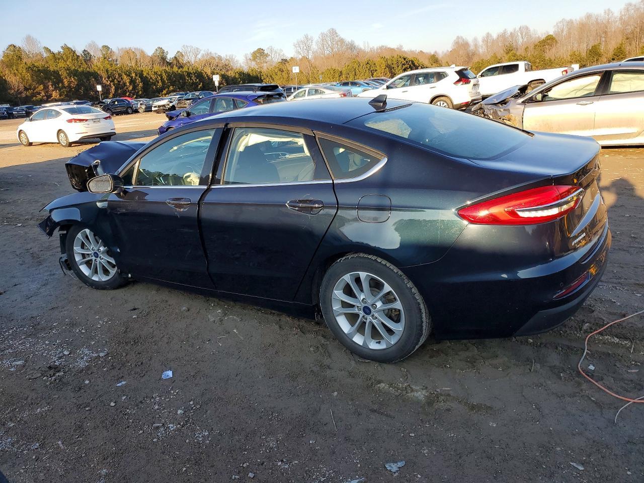 2020 Ford Fusion Se - Image 2