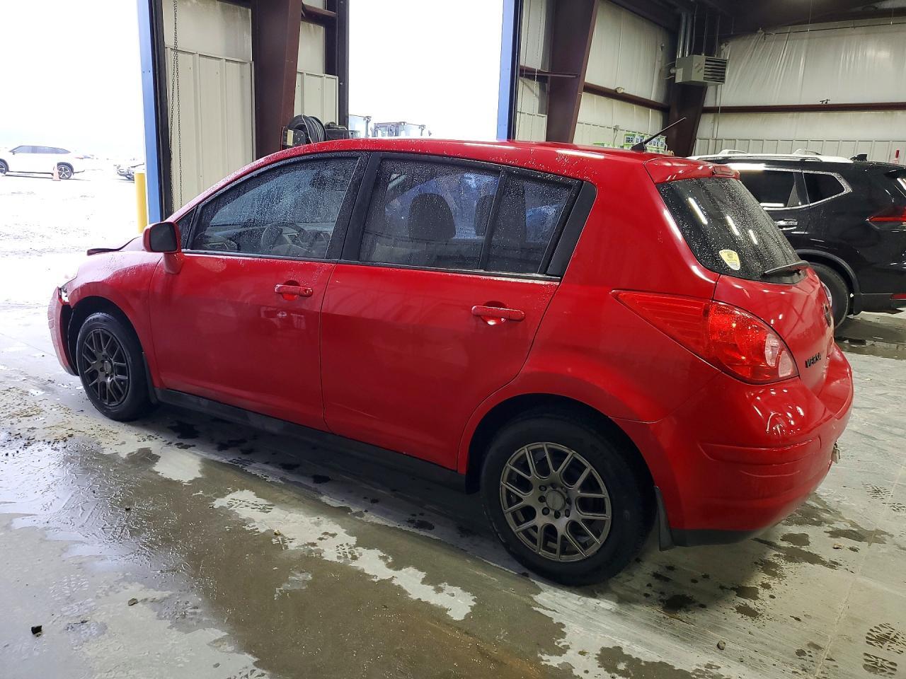 2010 Nissan Versa S - Image 2
