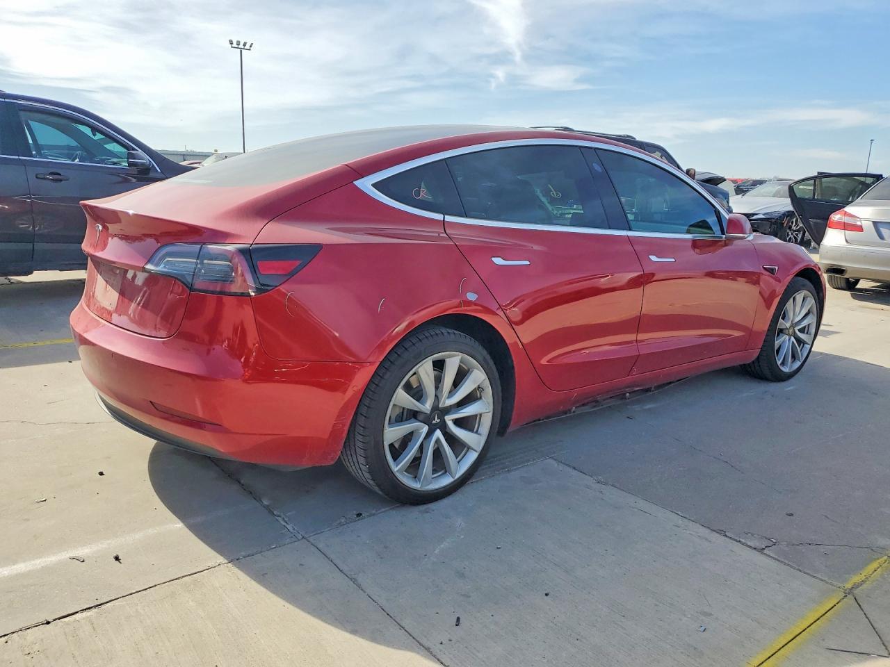 2018 Tesla Model 3 - Фото 3