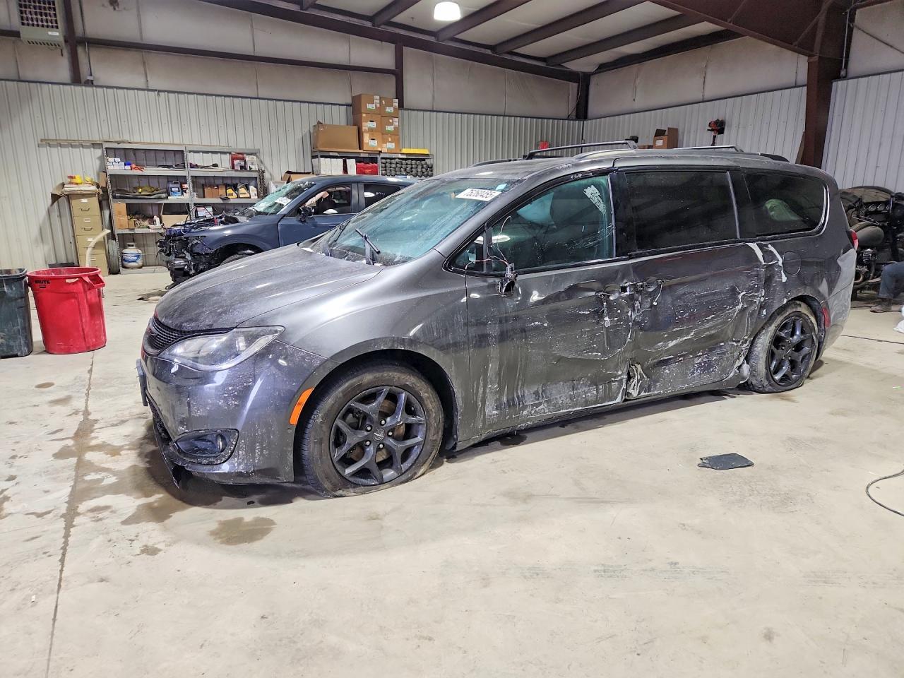 2018 Chrysler Pacifica Touring L Plus