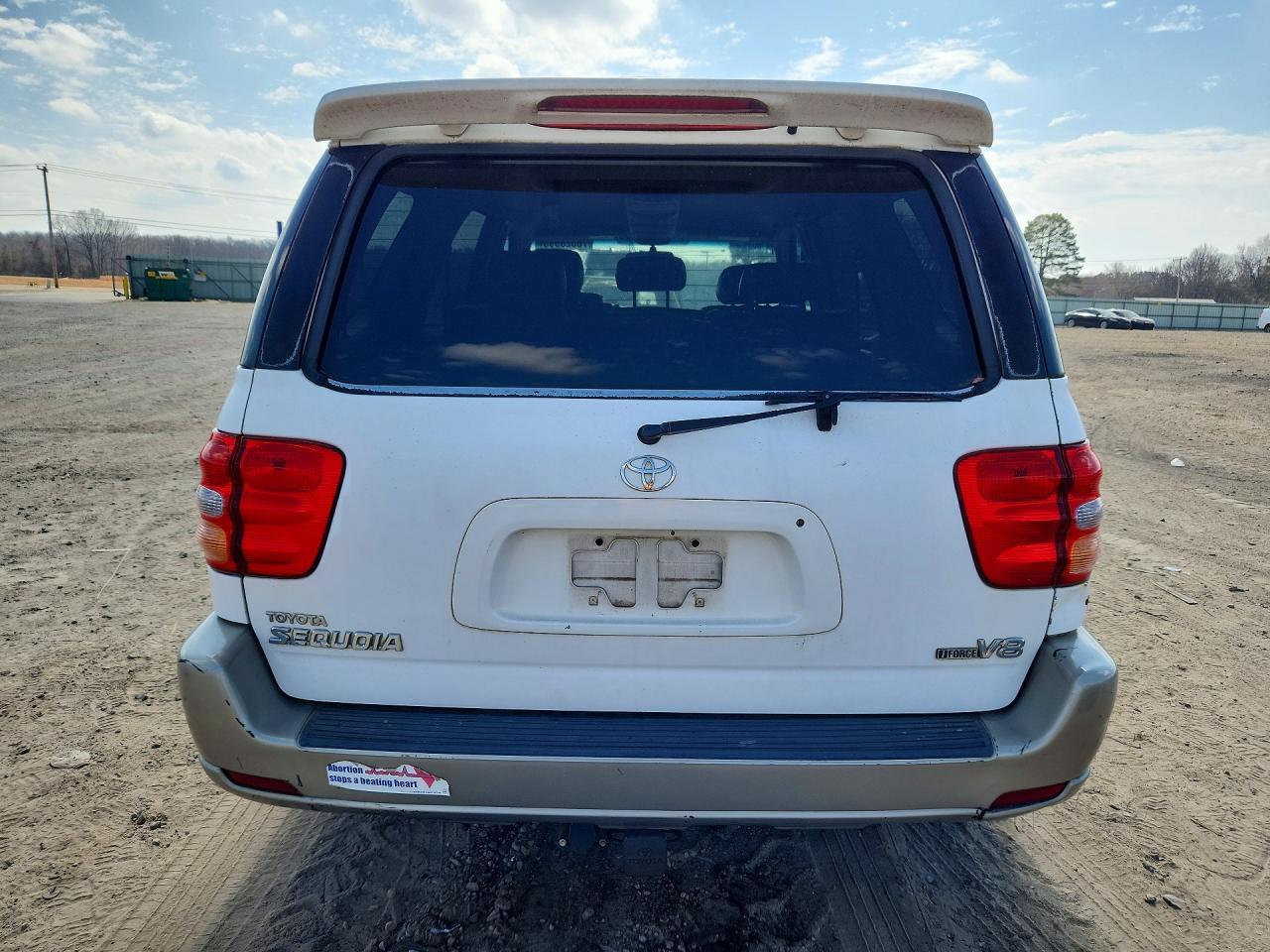 2004 Toyota Sequoia - Image 6
