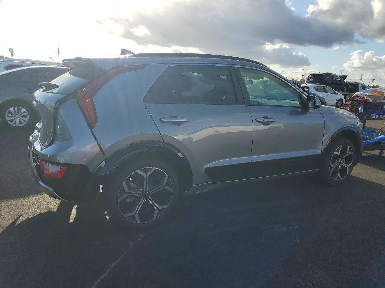 2023 Kia Niro Ex - Image 3