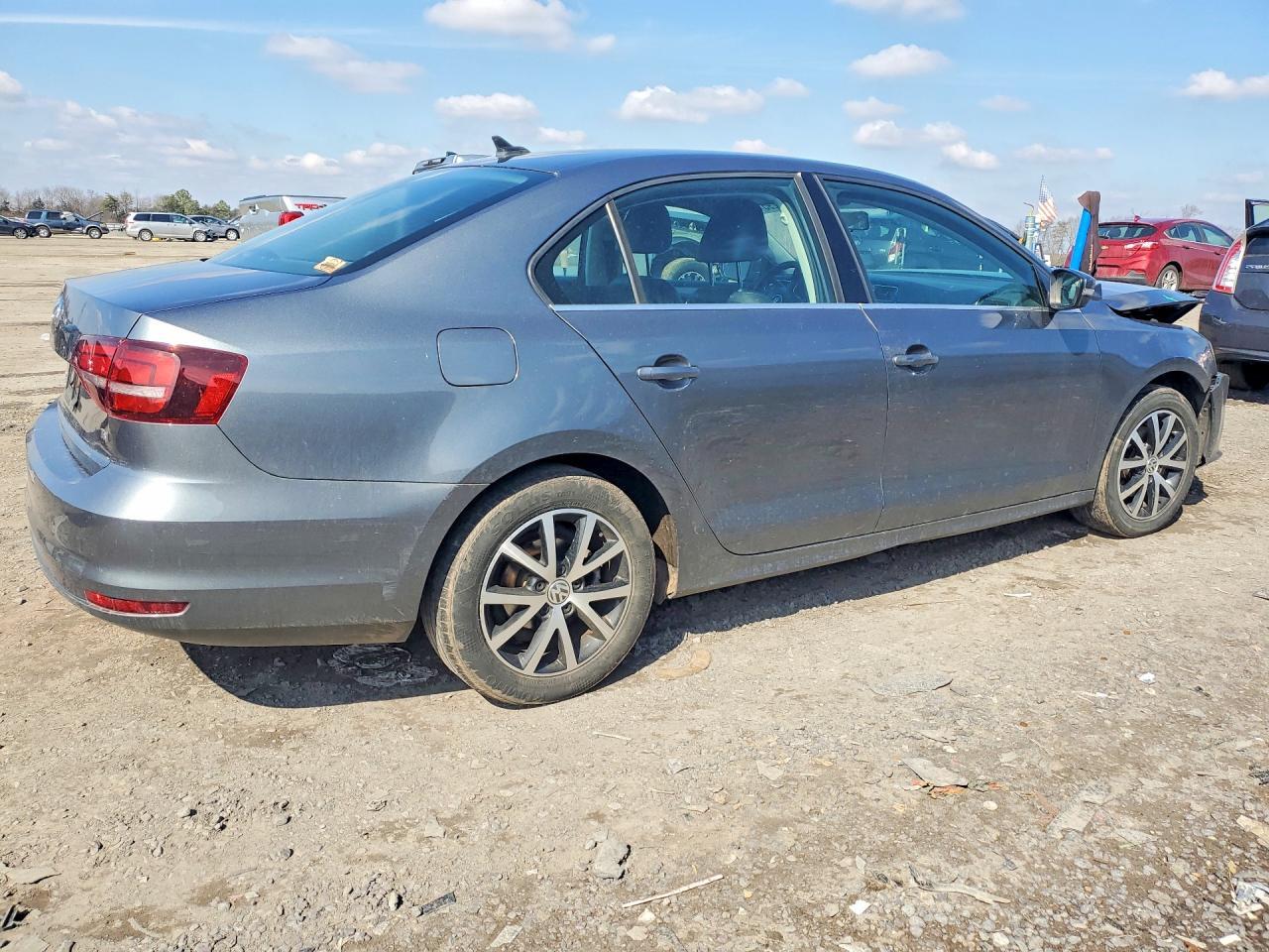 2017 Volkswagen Jetta Se - Фото 3