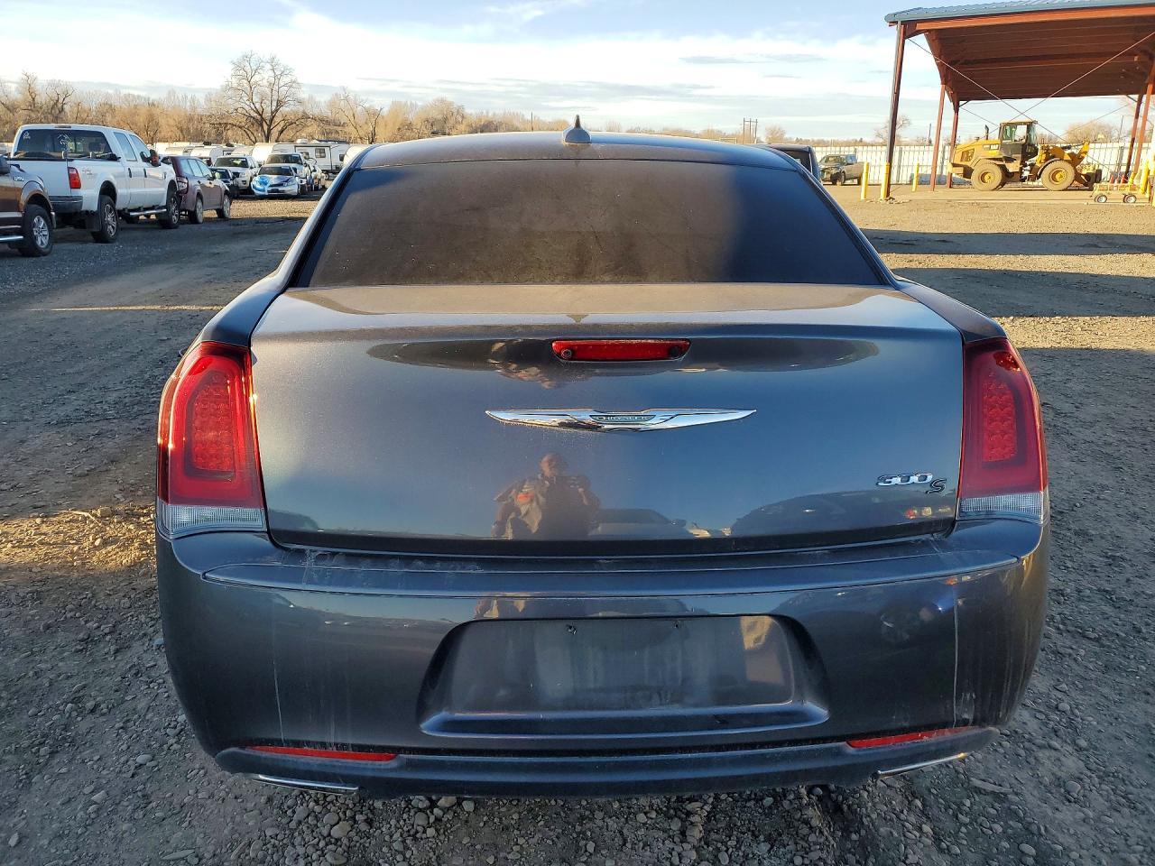 2019 Chrysler 300 S - Image 6