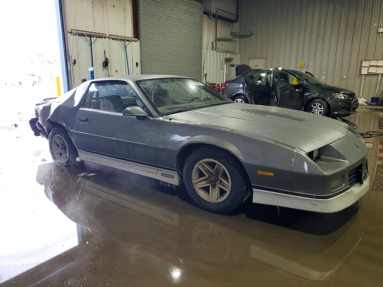 1988 Chevrolet Camaro - Фото 4