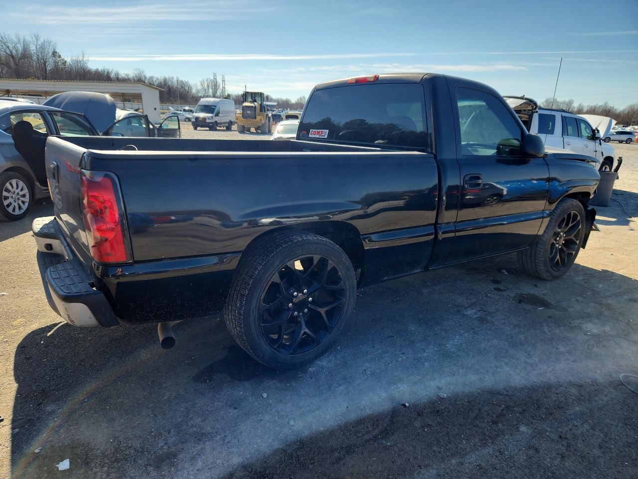 2007 Chevrolet Silverado C1500 Classic - Фото 3