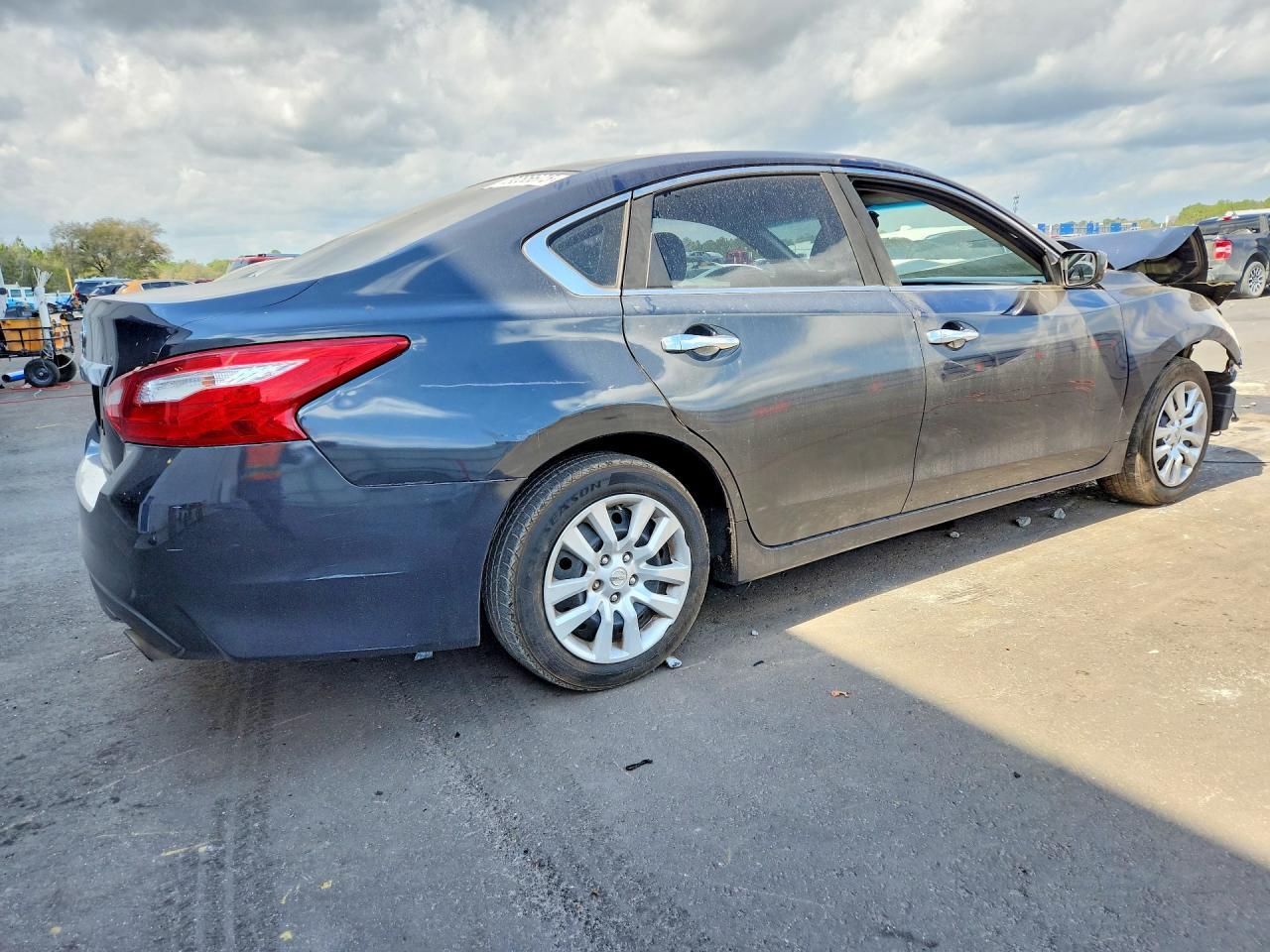 2017 Nissan Altima 2.5 S - Фото 3