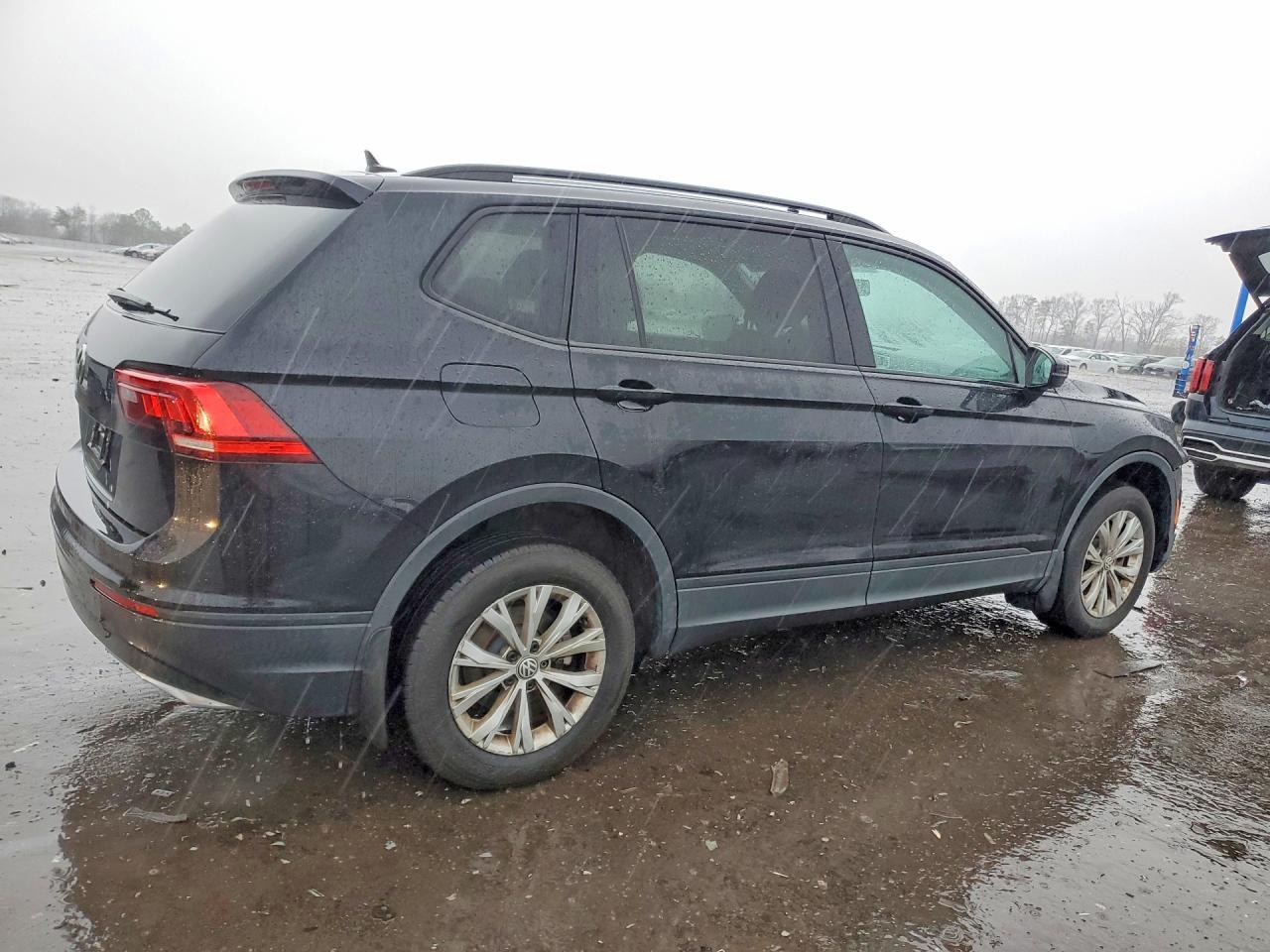 2020 Volkswagen Tiguan S - Image 3