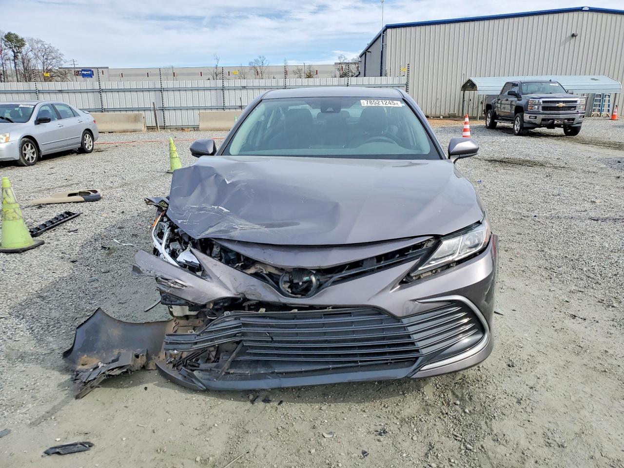 2021 Toyota Camry Le - Фото 5