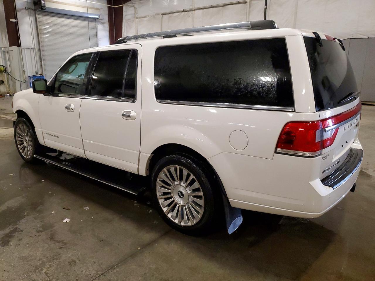 2015 Lincoln Navigator L - Фото 2
