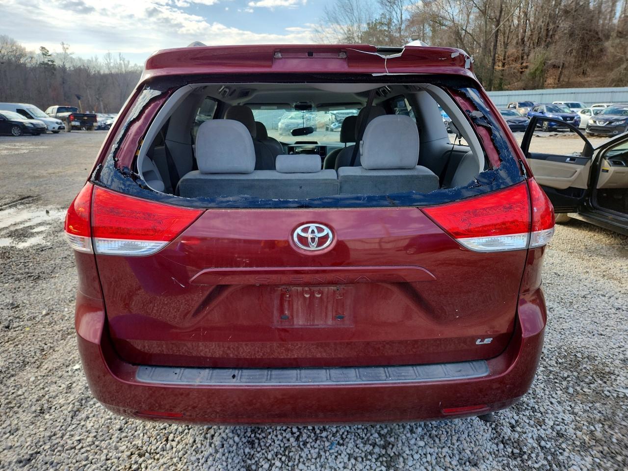 2013 Toyota Sienna Le - Фото 6