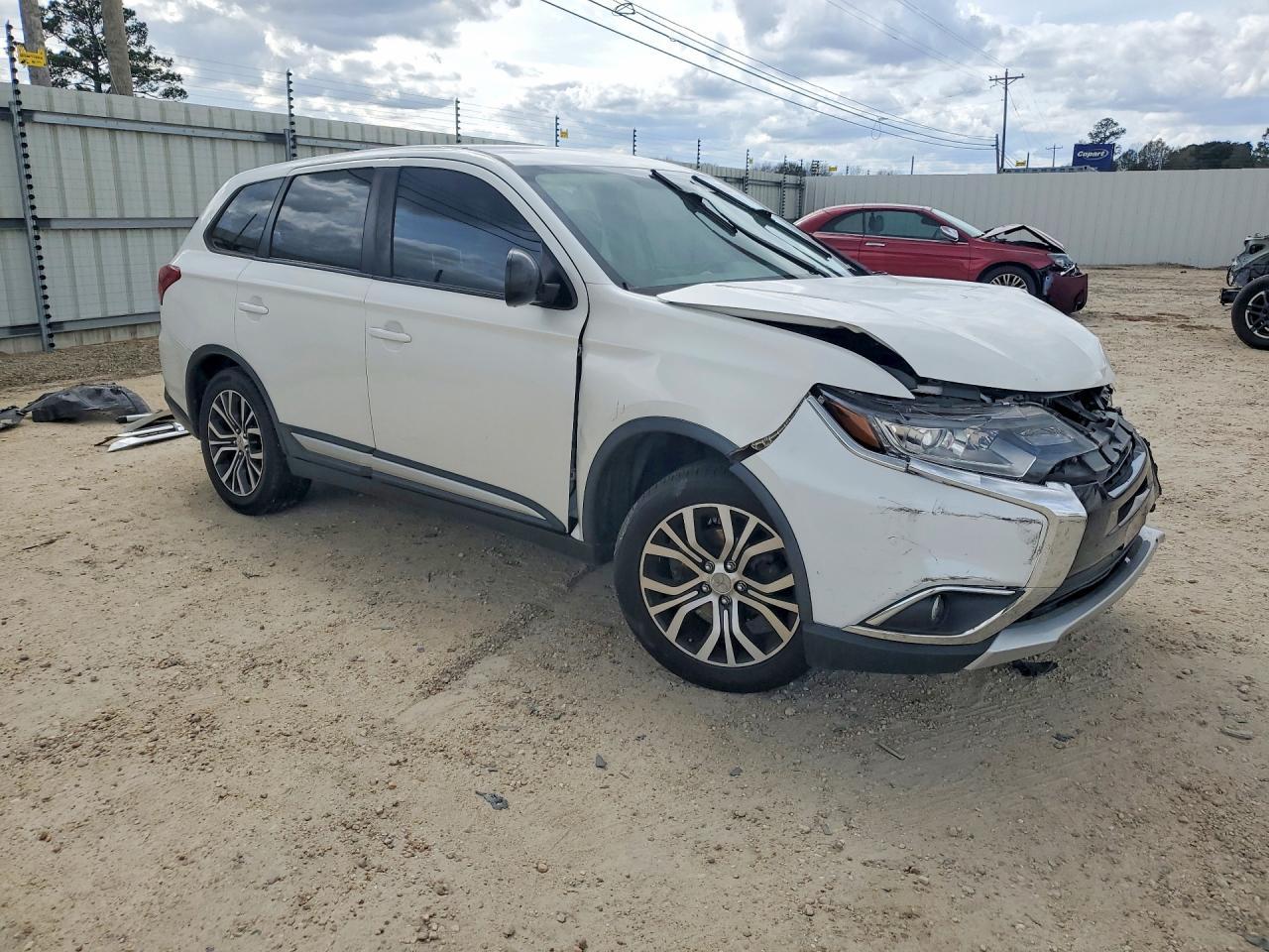 2017 Mitsubishi Outlander - Фото 4