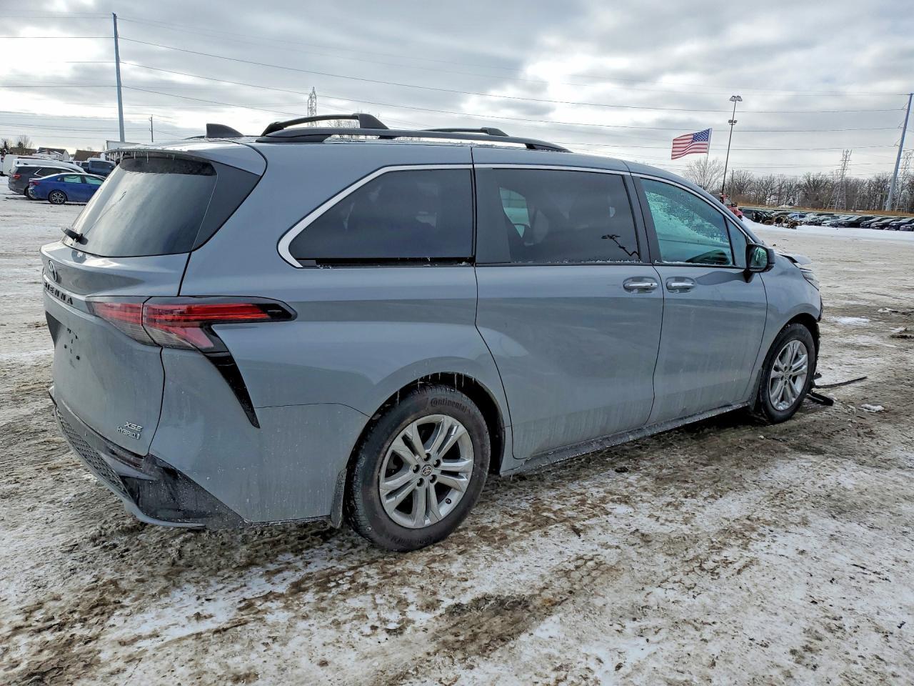 2023 Toyota Sienna Xse - Фото 3