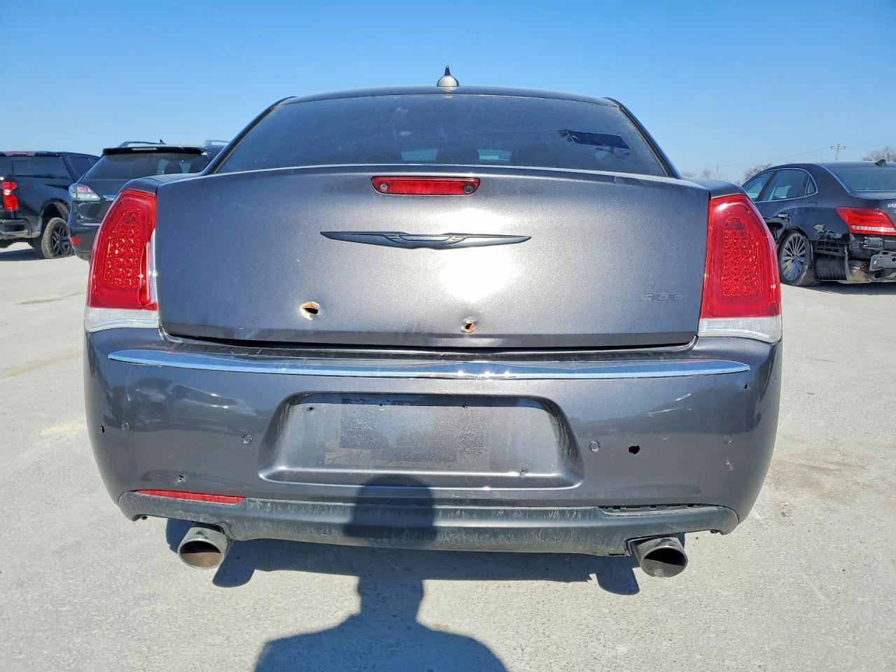 2019 Chrysler 300 Touring - Фото 6