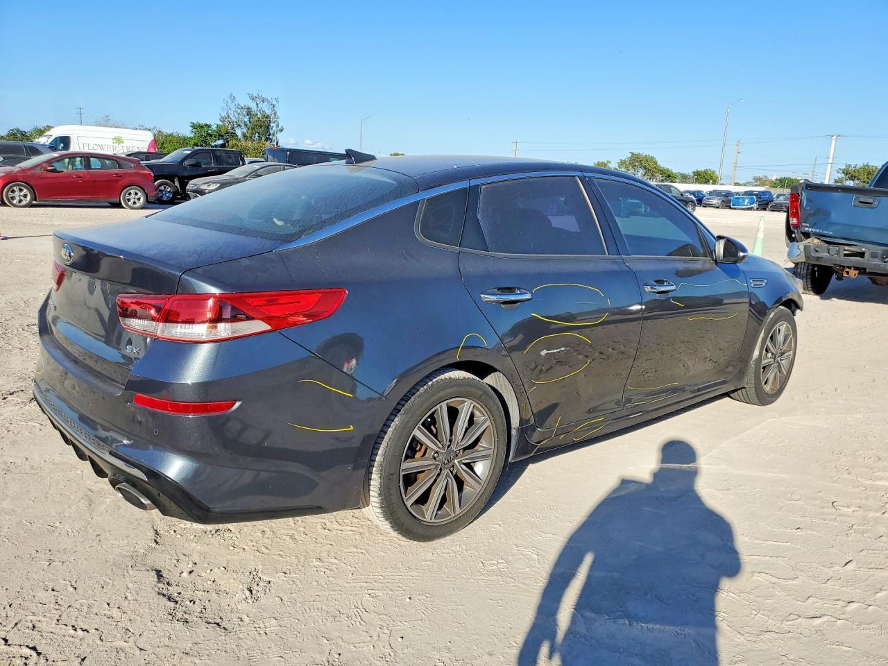 2020 Kia Optima Ex - Image 3