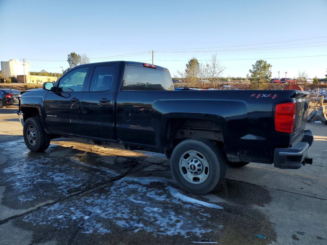 2018 Chevrolet Silverado K2500 Heavy Duty - Image 2