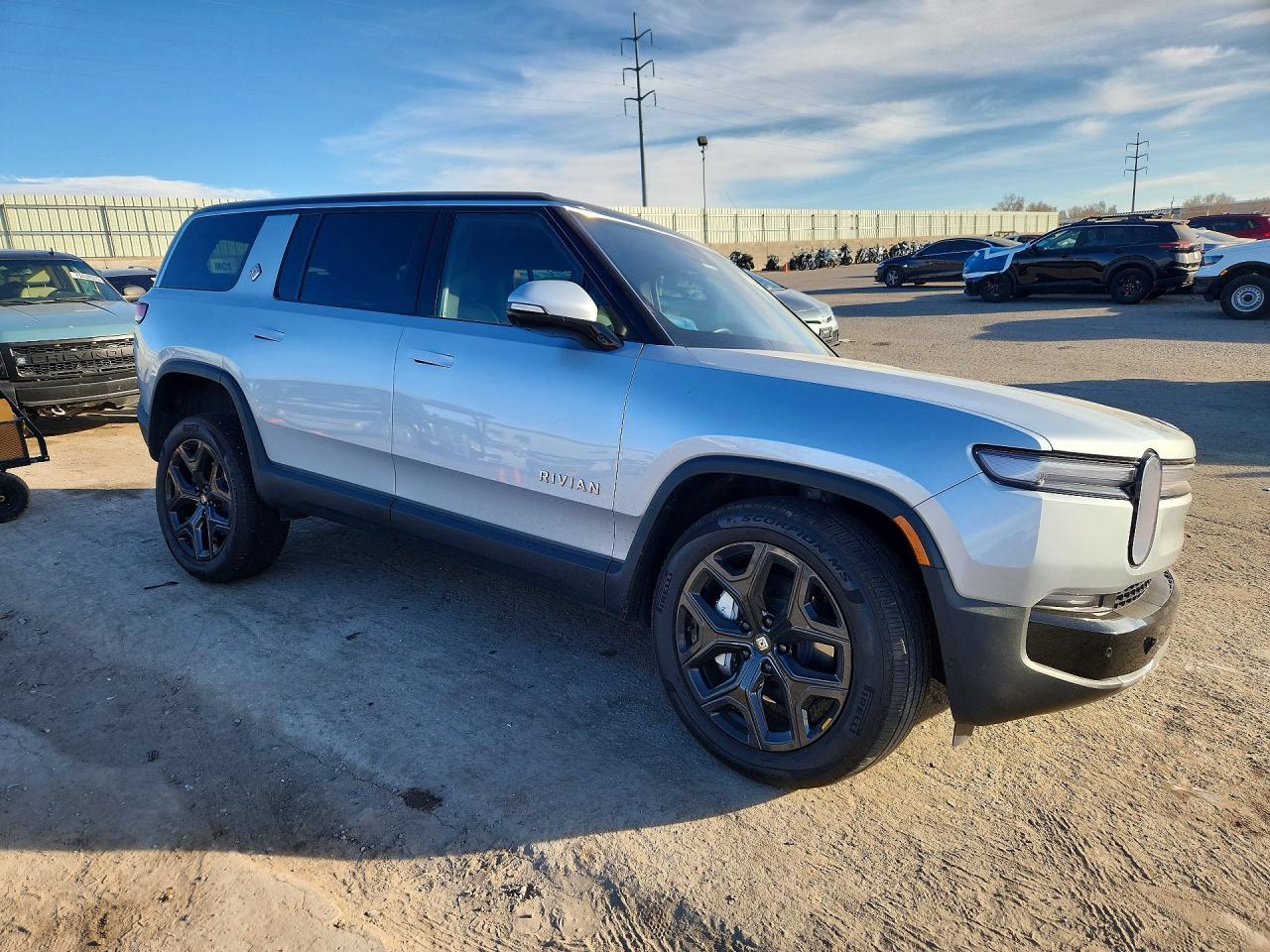 2025 Rivian R1S Adventure - Image 4
