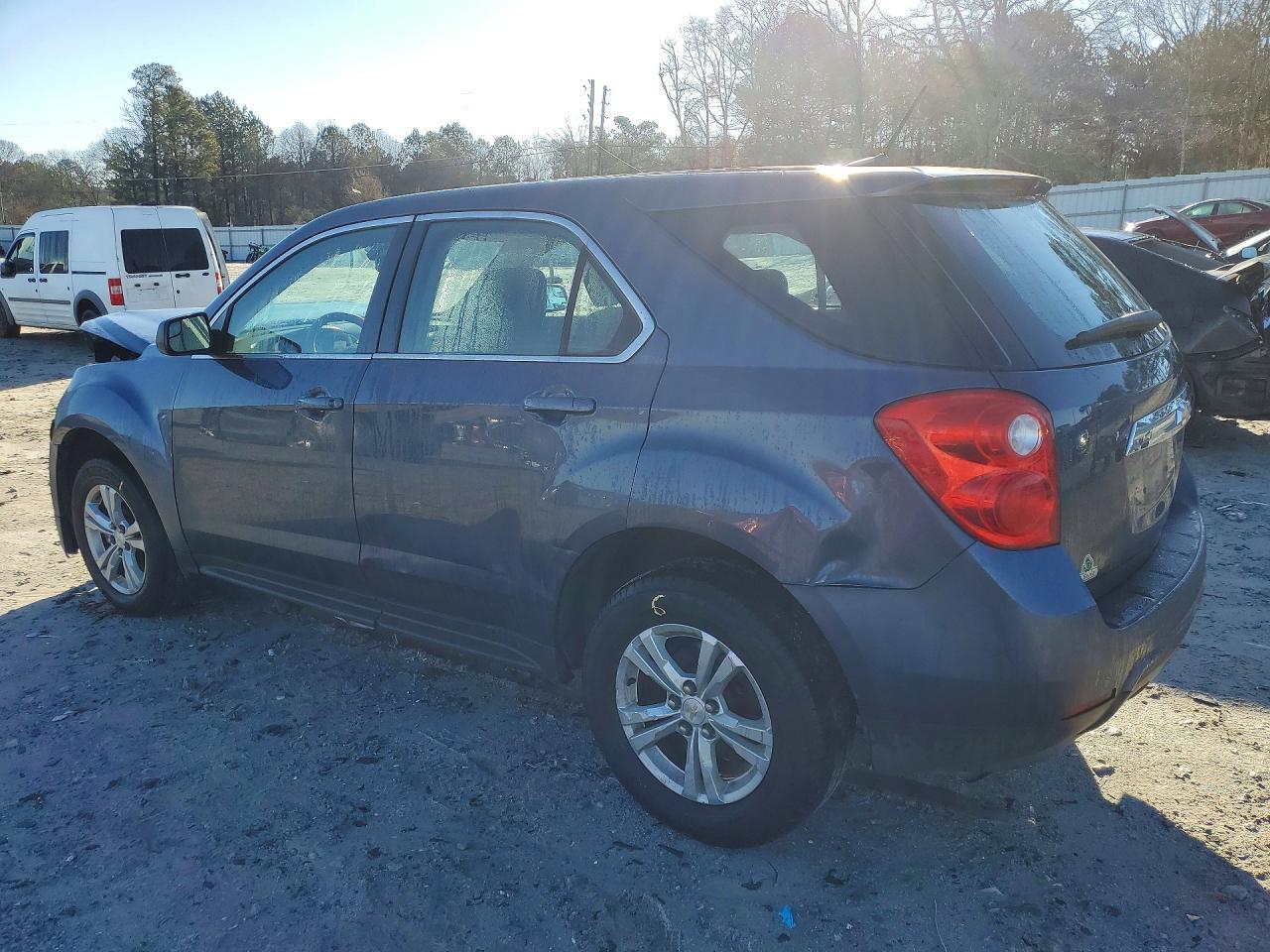 2014 Chevrolet Equinox Ls - Image 2