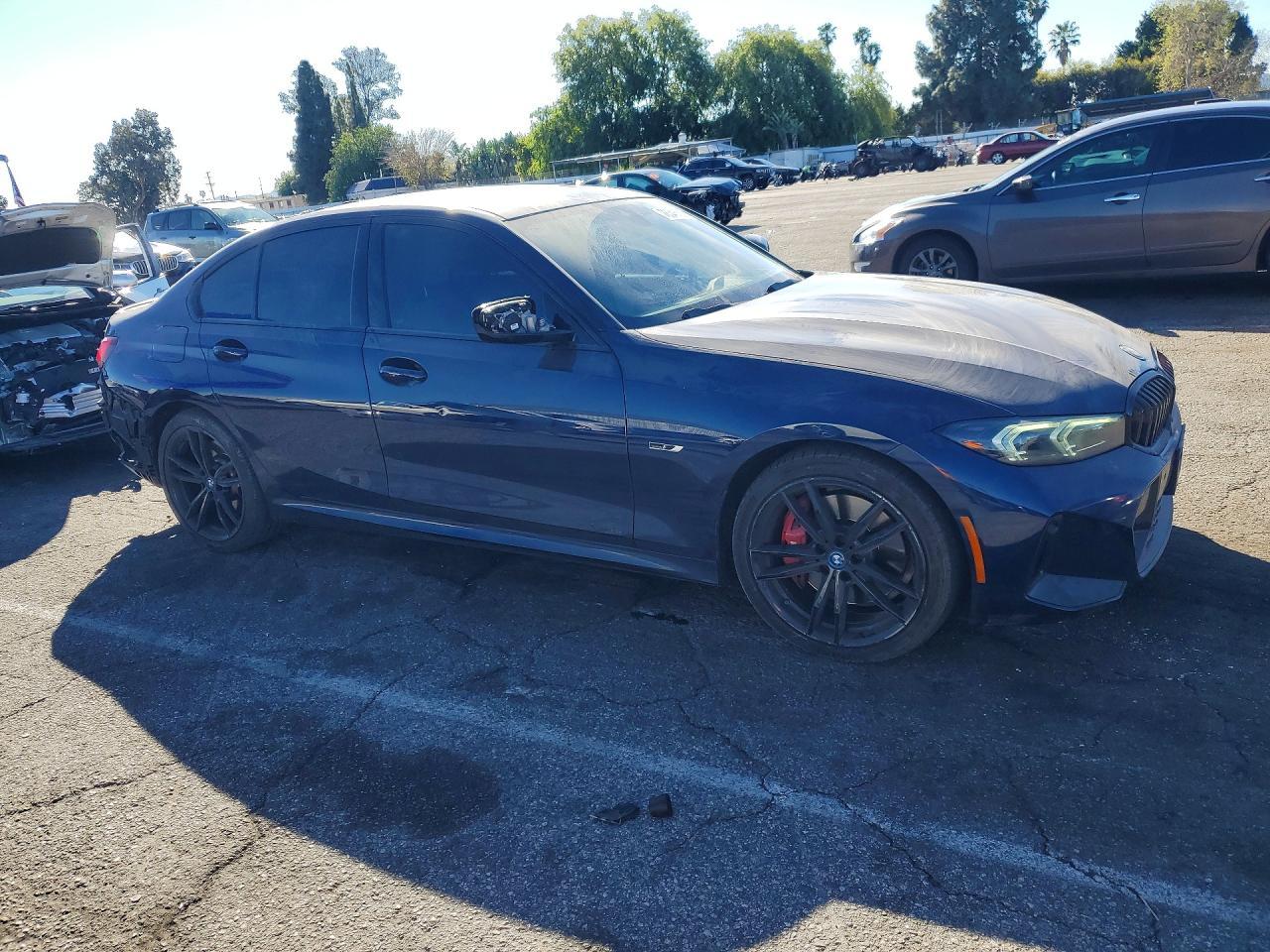 2023 BMW 330E - Фото 4