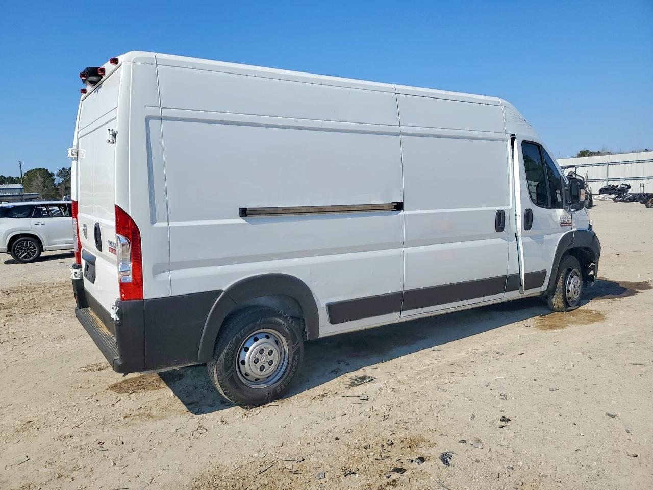 2022 Ram Promaster 2500 Delivery Van - Image 3
