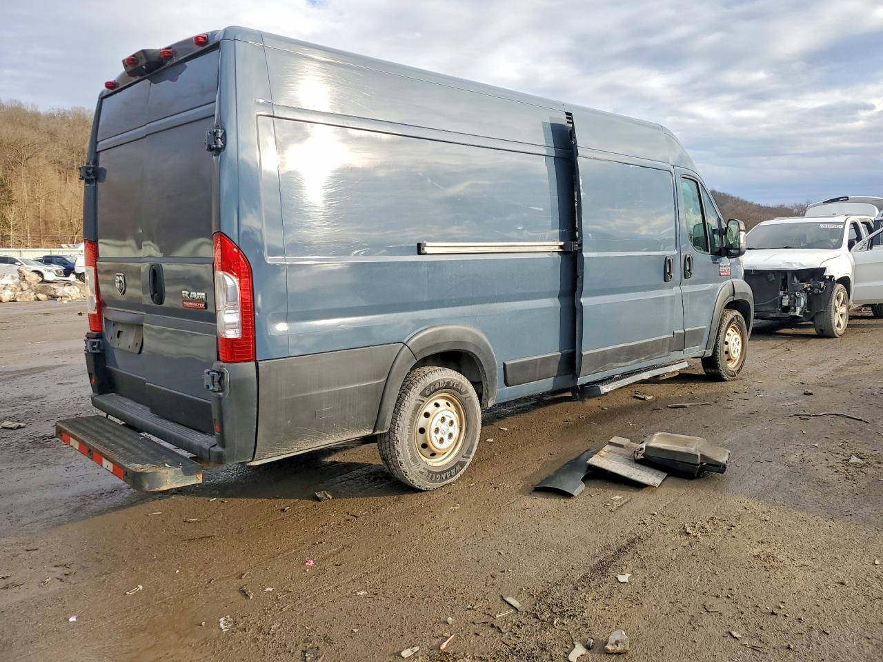2020 Ram Promaster 3500 Delivery Van - Фото 3