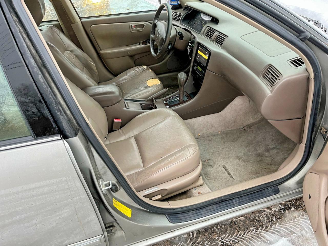 2000 Toyota Camry Le - Image 5